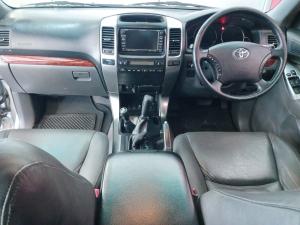 Toyota Land Cruiser Prado 4.0 VX - Image 8