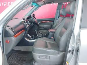 Toyota Land Cruiser Prado 4.0 VX - Image 9