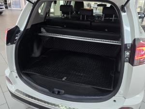 Toyota RAV4 2.0 GX auto - Image 12