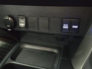 Toyota RAV4 2.0 GX auto - Image 8