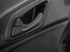 Mahindra XUV300 1.5TD W6 - Image 27