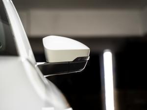 Volkswagen T-Roc 2.0TSI 140kW 4Motion R-Line - Image 16