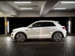 Volkswagen T-Roc 2.0TSI 140kW 4Motion R-Line - Image 2