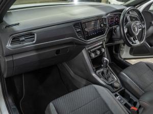 Volkswagen T-Roc 2.0TSI 140kW 4Motion R-Line - Image 32