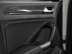 Volkswagen T-Roc 2.0TSI 140kW 4Motion R-Line - Image 41