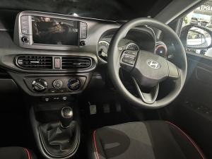 Hyundai Grand i10 1.0 Premium hatch - Image 5
