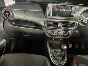 Hyundai Grand i10 1.0 Premium hatch - Image 7