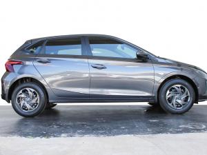 Hyundai i20 1.2 Premium - Image 10