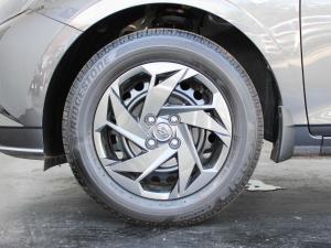Hyundai i20 1.2 Premium - Image 11