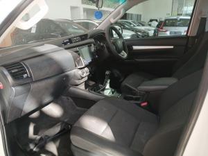 Toyota Hilux 2.4GD-6 Xtra cab Raider manual - Image 7