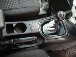 Toyota Hilux 2.4GD-6 Xtra cab Raider manual - Image 9