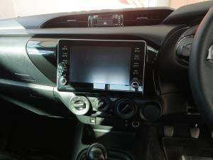 Toyota Hilux 2.4GD-6 Xtra cab Raider manual - Image 10