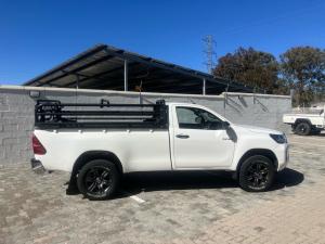 Toyota Hilux 2.4GD-6 single cab 4x4 Raider manual - Image 3
