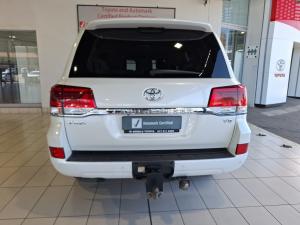 Toyota Land Cruiser 200 4.5D-4D V8 VX-R - Image 5