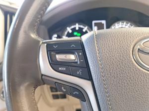 Toyota Land Cruiser 200 4.5D-4D V8 VX-R - Image 9