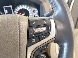 Toyota Land Cruiser 200 4.5D-4D V8 VX-R - Image 10