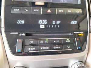 Toyota Land Cruiser 200 4.5D-4D V8 VX-R - Image 14