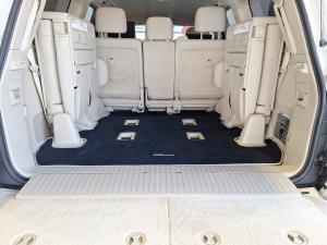 Toyota Land Cruiser 200 4.5D-4D V8 VX-R - Image 17
