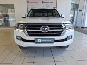 Toyota Land Cruiser 200 4.5D-4D V8 VX-R - Image 4