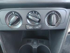 Volkswagen Polo Vivo hatch 1.4 Comfortline - Image 15