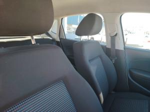 Volkswagen Polo Vivo hatch 1.4 Comfortline - Image 16