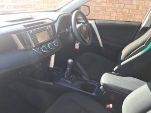 Toyota RAV4 2.0 GX - Image 7