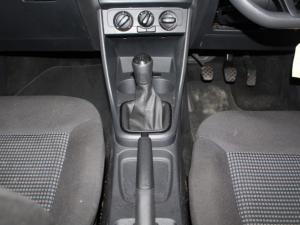 Volkswagen Polo Vivo 1.4 Comfortline - Image 14