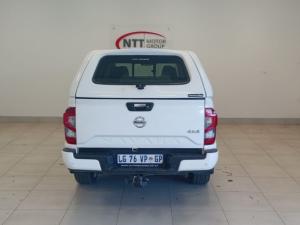 Nissan Navara 2.5DDTI LE/LE Plus 4X4 automatic D/C - Image 4