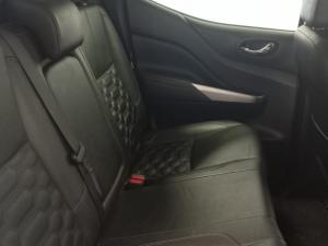 Nissan Navara 2.5DDTI LE/LE Plus 4X4 automatic D/C - Image 9