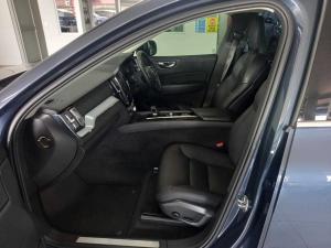 Volvo XC60 B5 Momentum Geartronic - Image 13