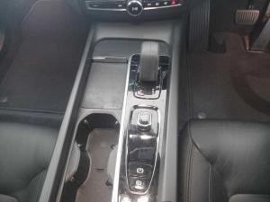 Volvo XC60 B5 Momentum Geartronic - Image 16