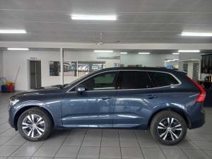 Volvo XC60 B5 Momentum Geartronic - Image 2