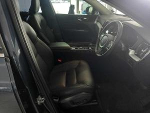 Volvo XC60 B5 Momentum Geartronic - Image 9