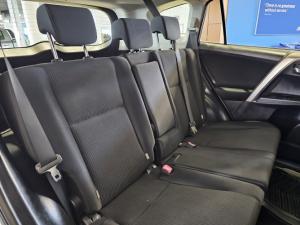 Toyota RAV4 2.0 GX - Image 10