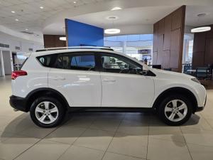 Toyota RAV4 2.0 GX - Image 4