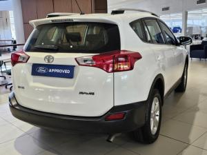 Toyota RAV4 2.0 GX - Image 5
