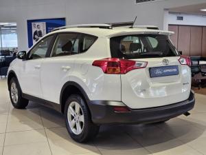 Toyota RAV4 2.0 GX - Image 7