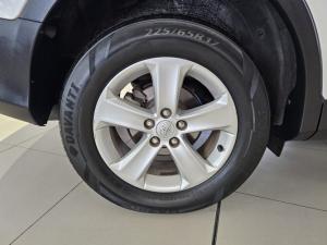 Toyota RAV4 2.0 GX - Image 8