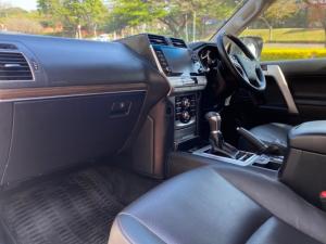 Toyota Land Cruiser Prado 4.0 VX-L - Image 10