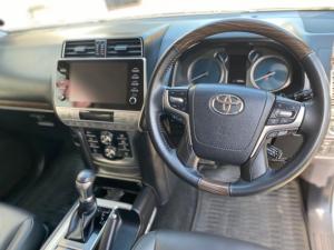 Toyota Land Cruiser Prado 4.0 VX-L - Image 11