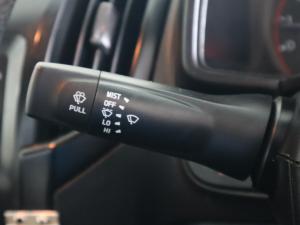 Isuzu D-Max 250 4x4 Hi-Ride - Image 13