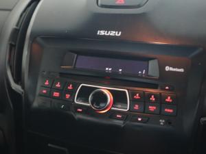 Isuzu D-Max 250 4x4 Hi-Ride - Image 17