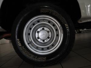 Isuzu D-Max 250 4x4 Hi-Ride - Image 20