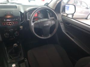Isuzu D-Max 250 4x4 Hi-Ride - Image 8