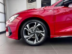 Audi A3 Sportback 35TFSI S line - Image 3