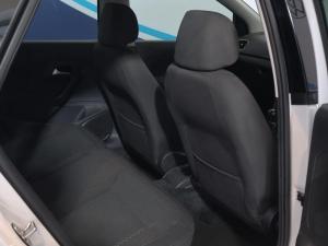 Volkswagen Polo sedan 1.6 Comfortline - Image 11