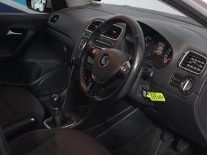 Volkswagen Polo sedan 1.6 Comfortline - Image 17