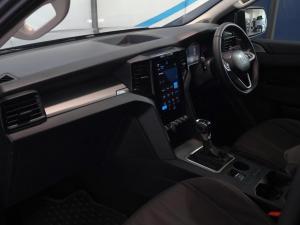 Volkswagen Amarok 2.0TDI double cab Life auto - Image 13