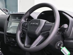Isuzu D-Max 1.9TD double cab L manual - Image 7