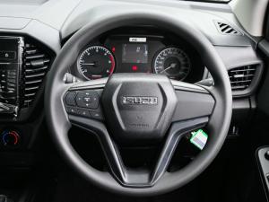 Isuzu D-Max 1.9TD double cab L manual - Image 9